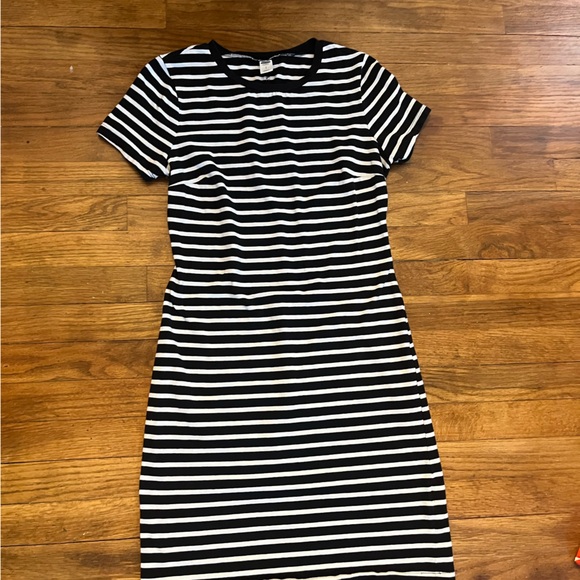 Old Navy Black and White Stripe Dress - Picture 1 of 3
